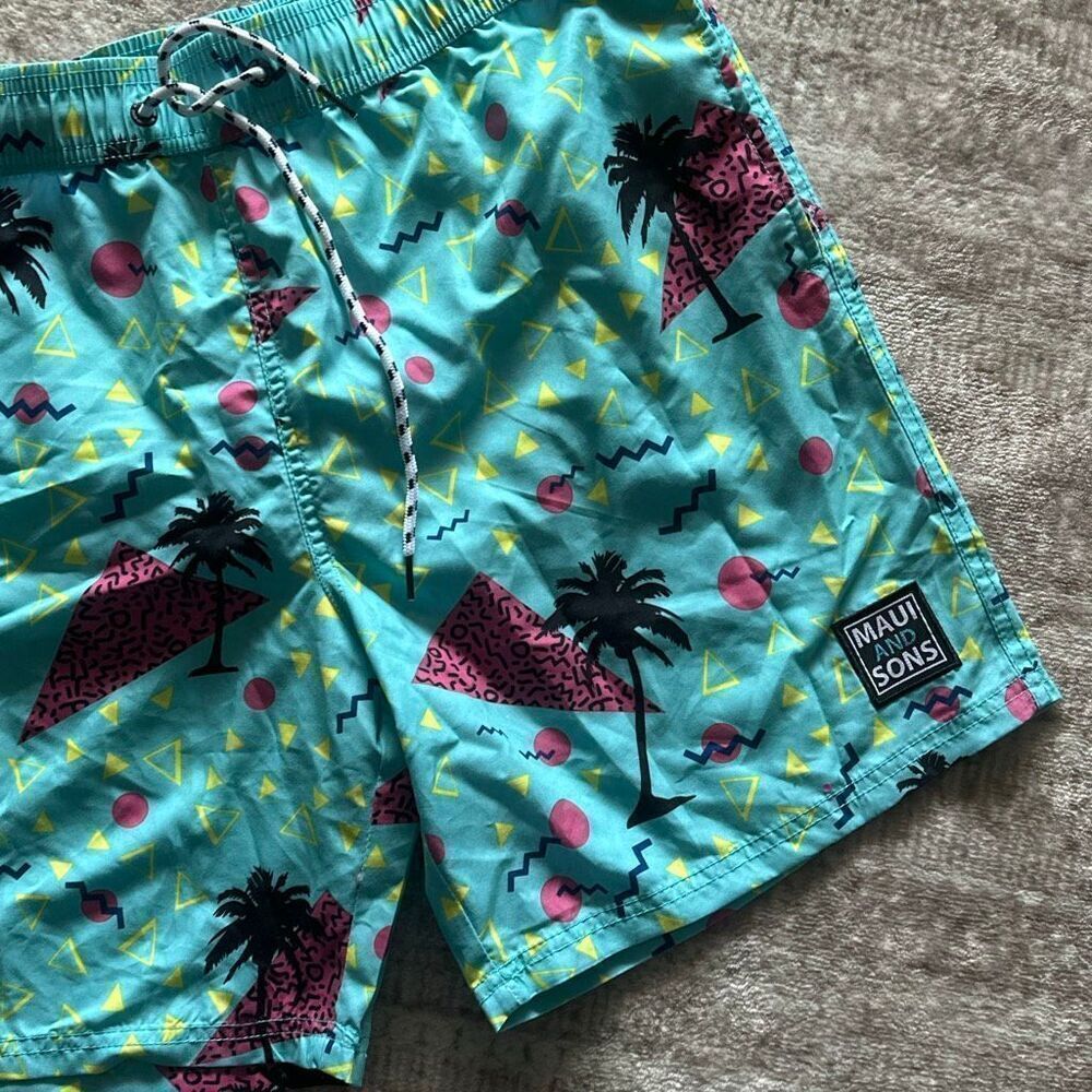 Maui & Sons Size Large men’s swim trunks 80s print - Picture 3 of 6